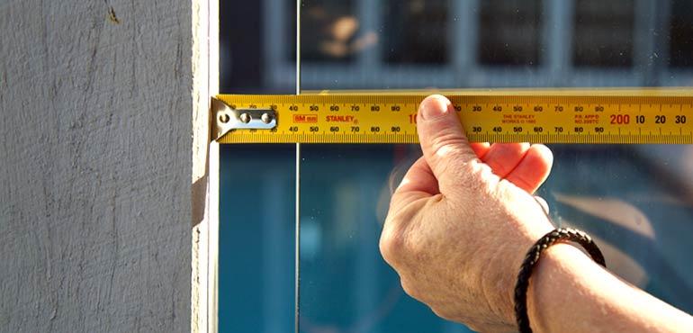 PSI measuring gap in pool fence